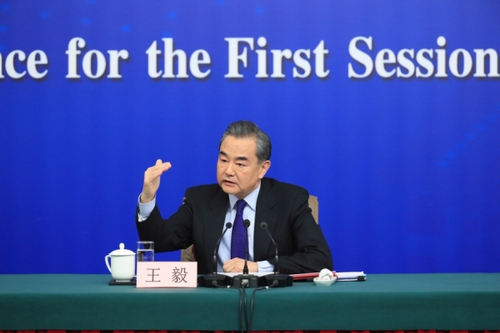 2018外交部长王毅就中国外交政策和对外关系回答中外记者提问(中英文对照1)