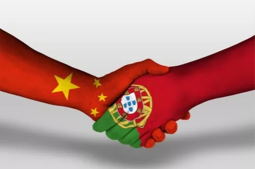 【署名文章】习近平在葡萄牙发表题为《跨越时空的友谊　面向未来的伙伴》的署名文章